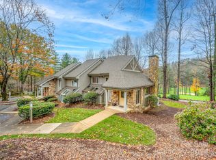 1015 Indian Cave Rd, Hendersonville, NC 28739
