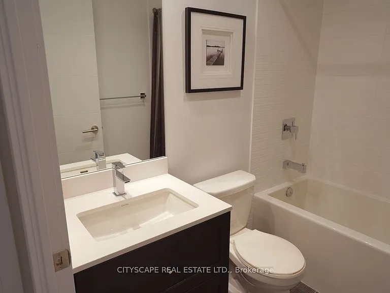 525 Adelaide St W #LPH27 — Photo 23