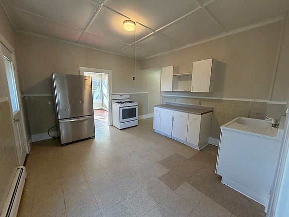 3rd image of 21-23 Lyman St #21A