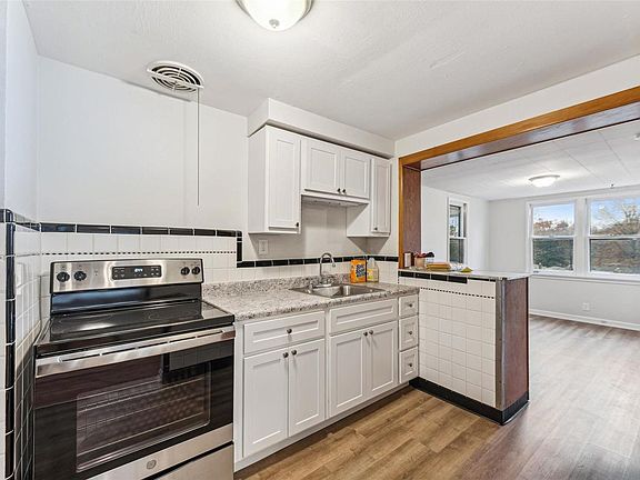 5th image of 8110 Bloom Dr