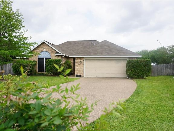 2nd image of 3702 Chantal Cir