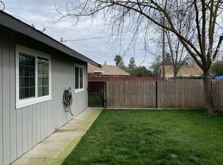 128 N Stanley St, Tulare, CA 93274