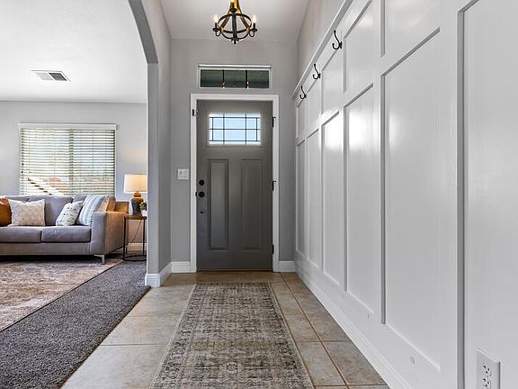 4th image of 2417 N Linda Vista St
