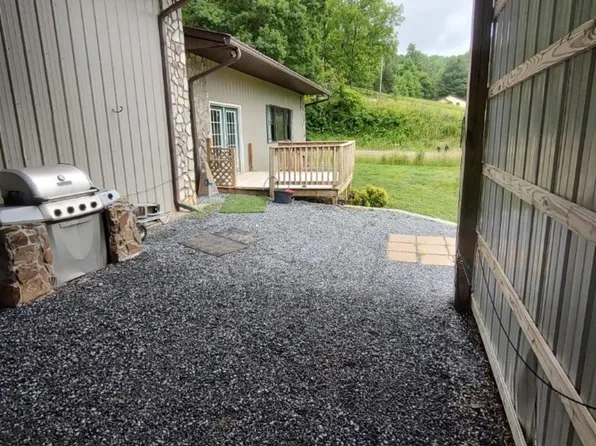 303 Norman Dr, Sylva, NC 28779