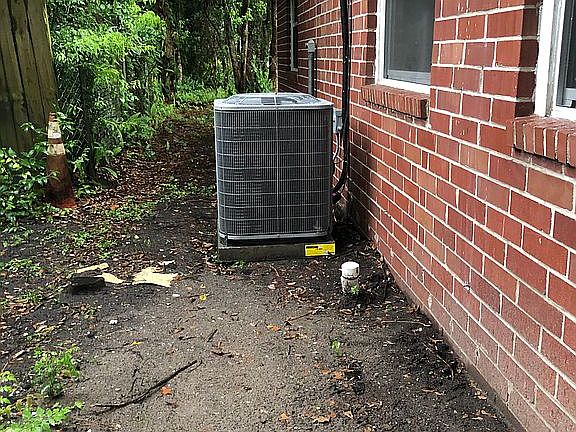 4th image of 2314 Holmes St