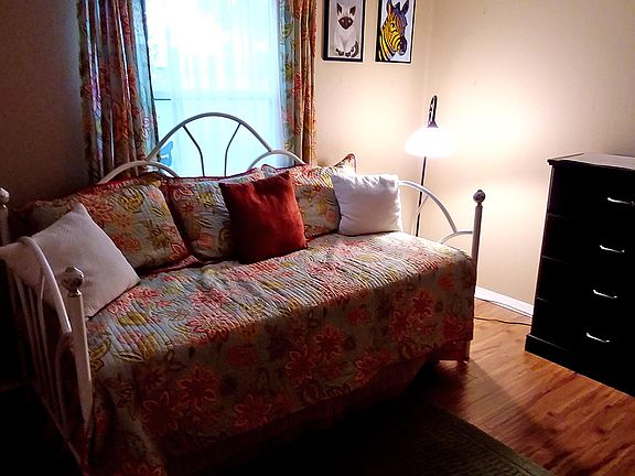 4th image of 391 Monterey Dr #120