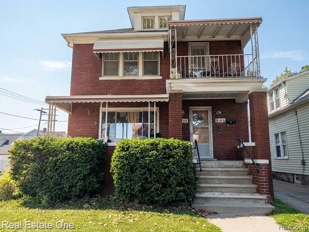 2 bed, 1.0 bath, 1824 sqft, $1,375 — Photo 1
