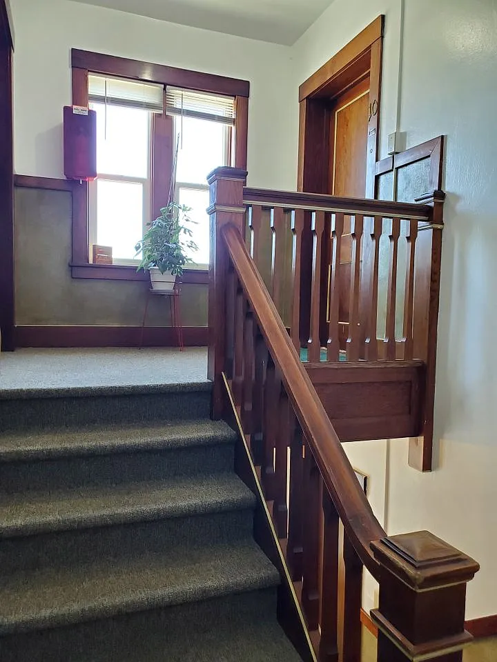 2 bed, 1.0 bath, $995 — Photo 2