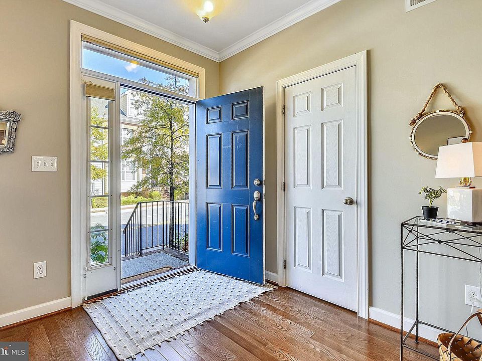 1st image of 106 Carraway Ln