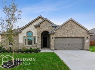 826 Comanche Dr, Midlothian, TX 76065