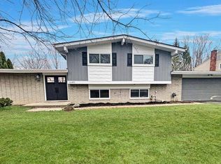 32415 Dunford St, Farmington Hills, MI 48334