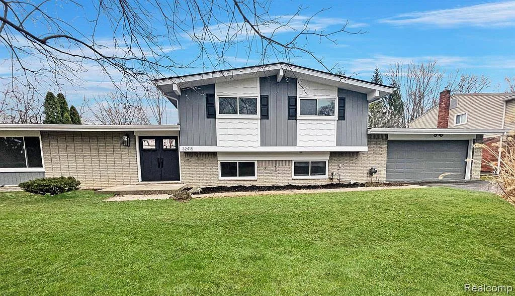 32415 Dunford St photo 1