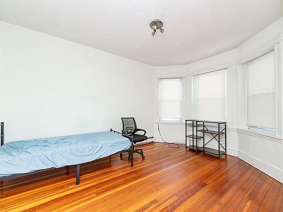 5th image of 4-4A Weld Ave