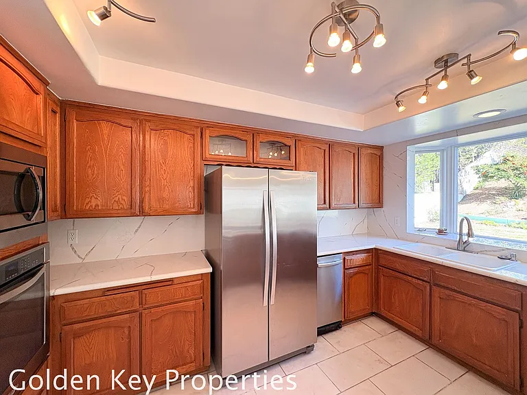 2475 Unicornio St — Photo 4
