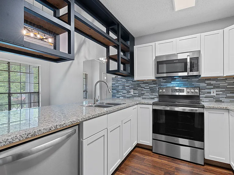 3207 Grooms St #3 — Photo 8