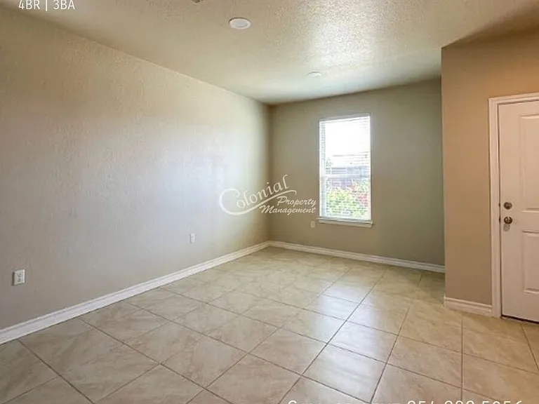 1806 Los Olivios Way — Photo 3