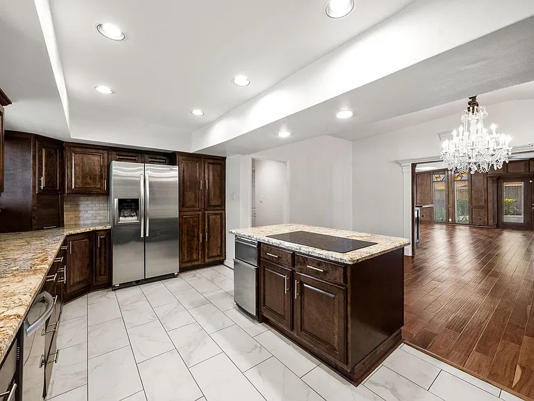 10310 Mayfield Rd — Photo 23