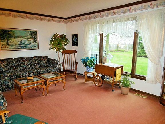 3rd image of 206 Sheila Dr