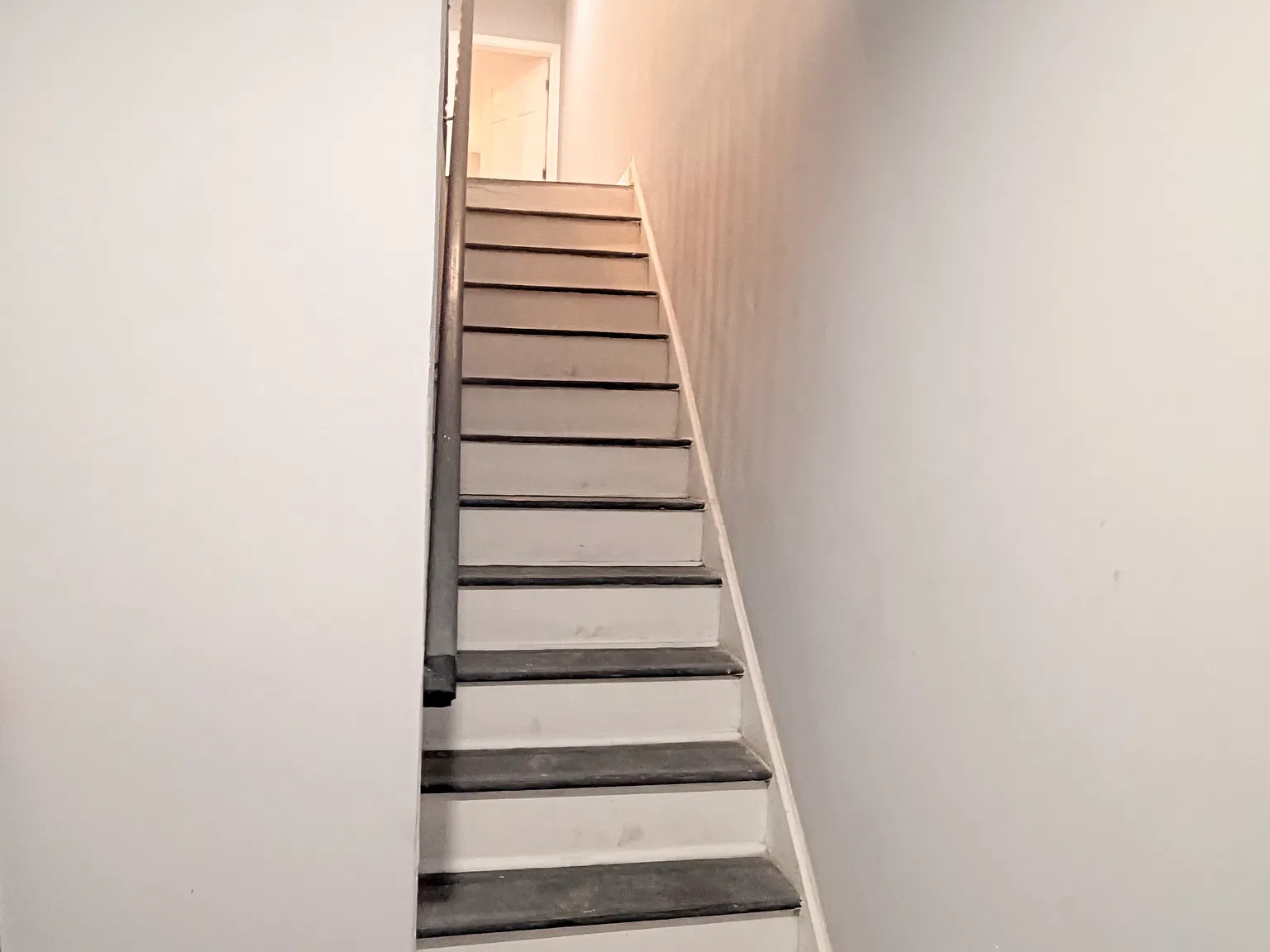 2 bed, $1,300 — Photo 2
