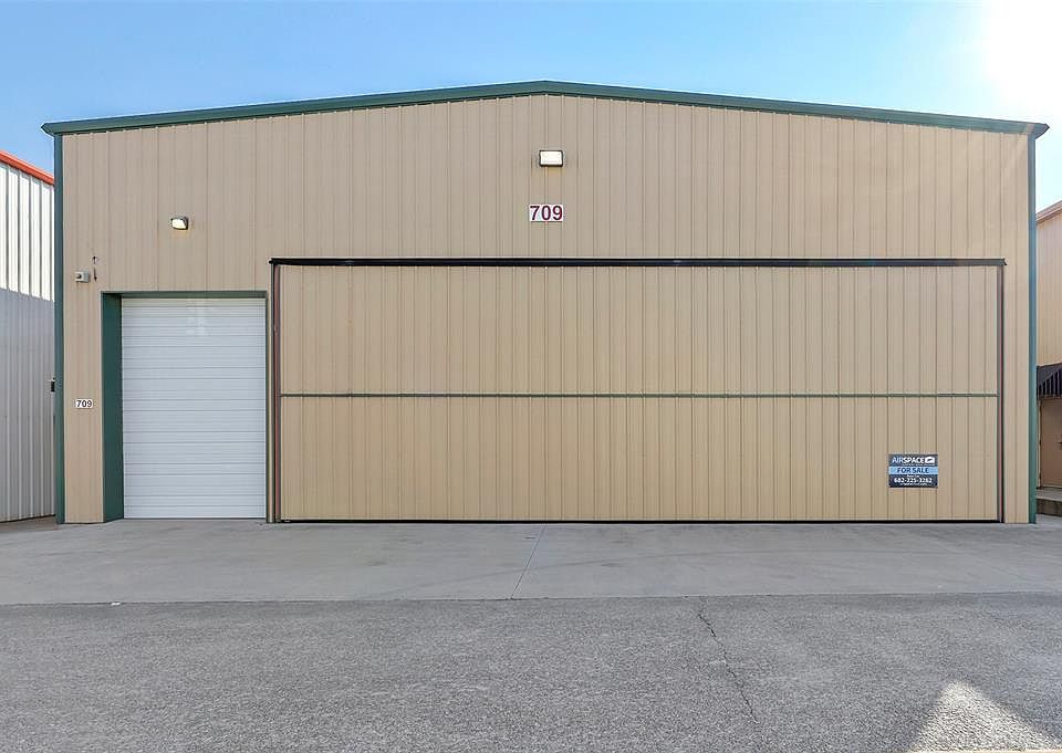 1st image of 709 Aviator Dr