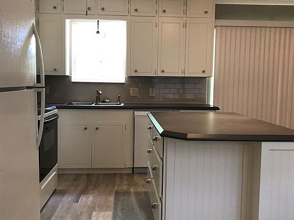 3rd image of 307 W Fillmore Ave