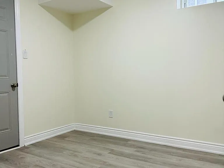 35 Brixham Ln #BASEMENT — Photo 12