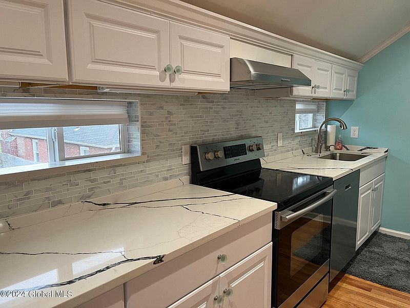 2nd image of 8 Bogardus Road