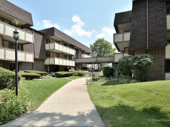 435 Cavalier Ct APT 206B, Dundee, IL 60118