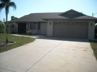 256 Mark Twain Ln, Rotonda West, FL 33947