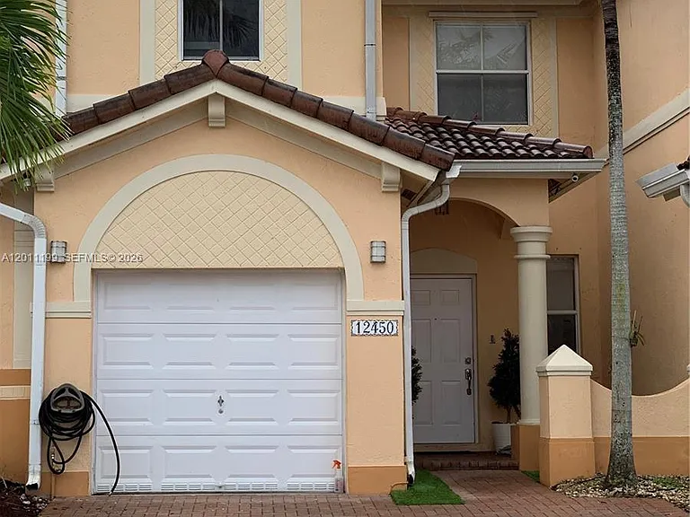 12450 SW 125th Ter #12450 — Photo 1