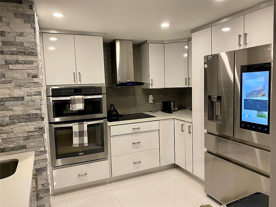 1st image of 555 NE 15th St APT 12J