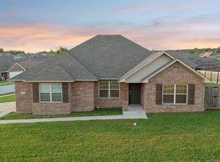 2104 Misti Woods St, Gentry, AR 72734