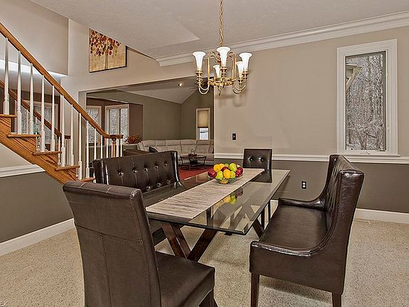 5th image of 10755 Robert Ln