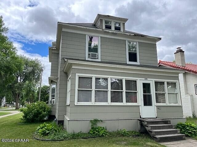 2nd image of 403 N 5th St