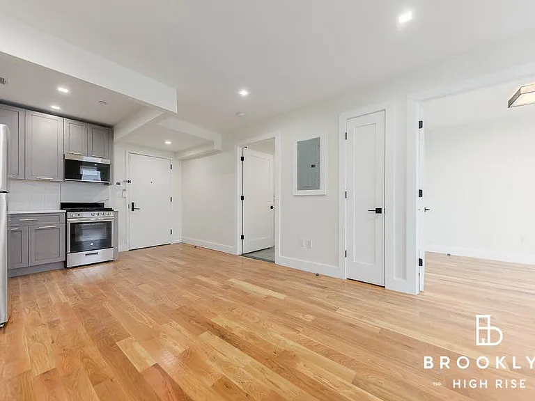 535 Grand St #2B — Photo 3