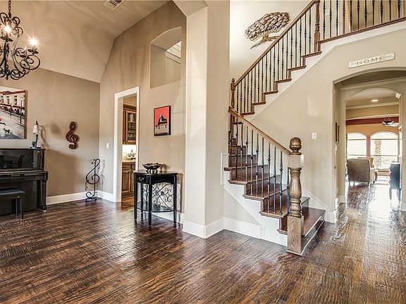 3rd image of 6505 Knollwood Dr