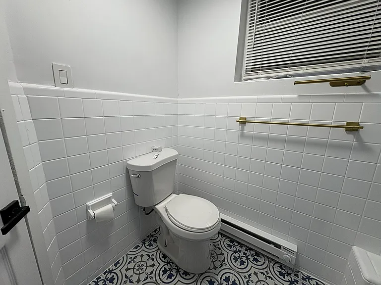 2062 E Stella St — Photo 9