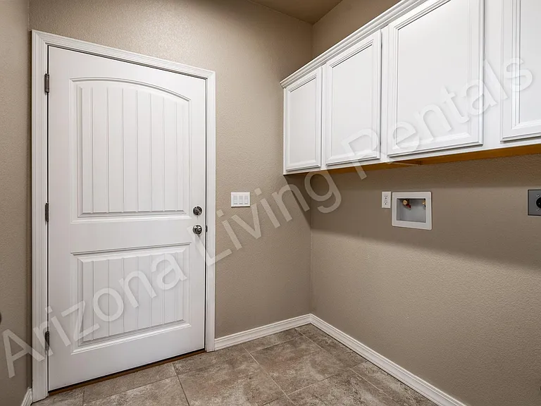 1726 E Aloe St — Photo 28