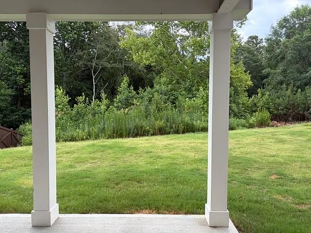 5 bed, 3.0 bath, 2222 sqft, $2,549 — Photo 2