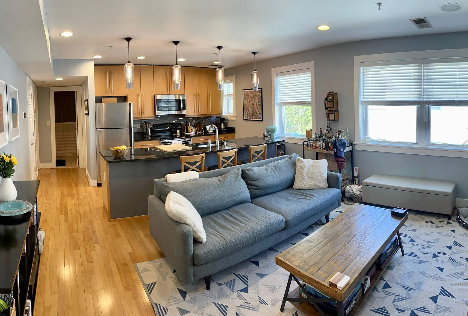 2 bed, 822 sqft, $2,900 — Photo 1