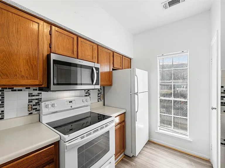 7575 Cambridge St #1304 — Photo 24