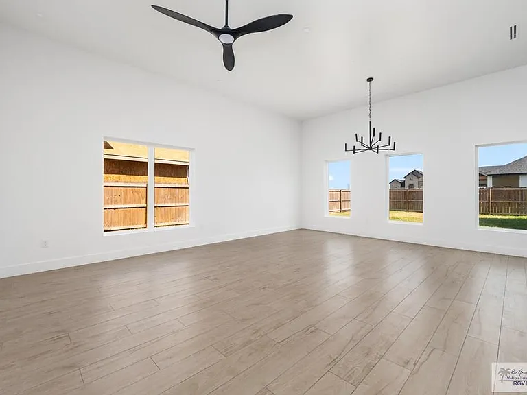 6297 Polanco Dr — Photo 10
