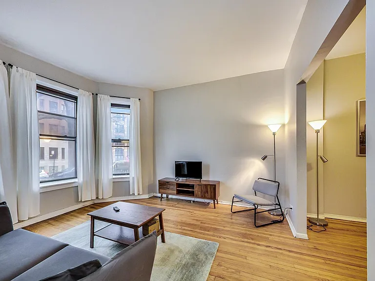 3554 N Wilton Ave #1 — Photo 7