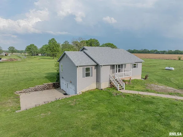 1670 Patriot Rd, Centralia, IL 62801