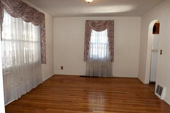 4th image of 602 Marcella St
