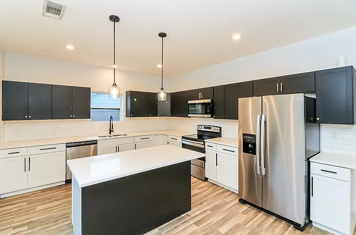 1433 Willow Dr — Photo 7