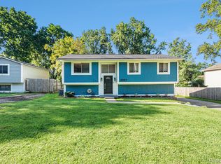 6927 Pontiac Lake Rd, Waterford, MI 48327