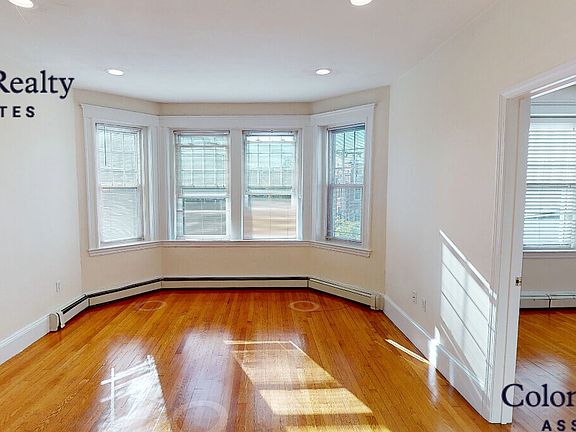 4th image of 73 Babcock St #5