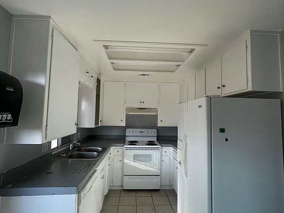 5th image of 1405 Yarmouth Dr