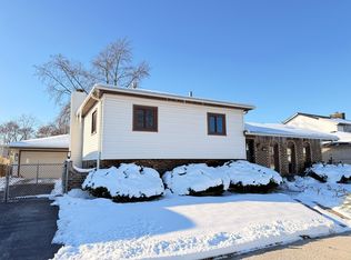 242 S Harper Ave, Glenwood, IL 60425